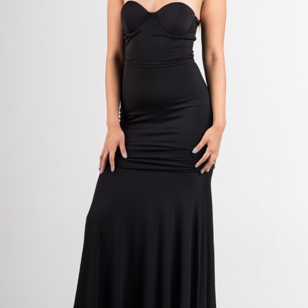 Black Padded Mermaid Maxi Dress